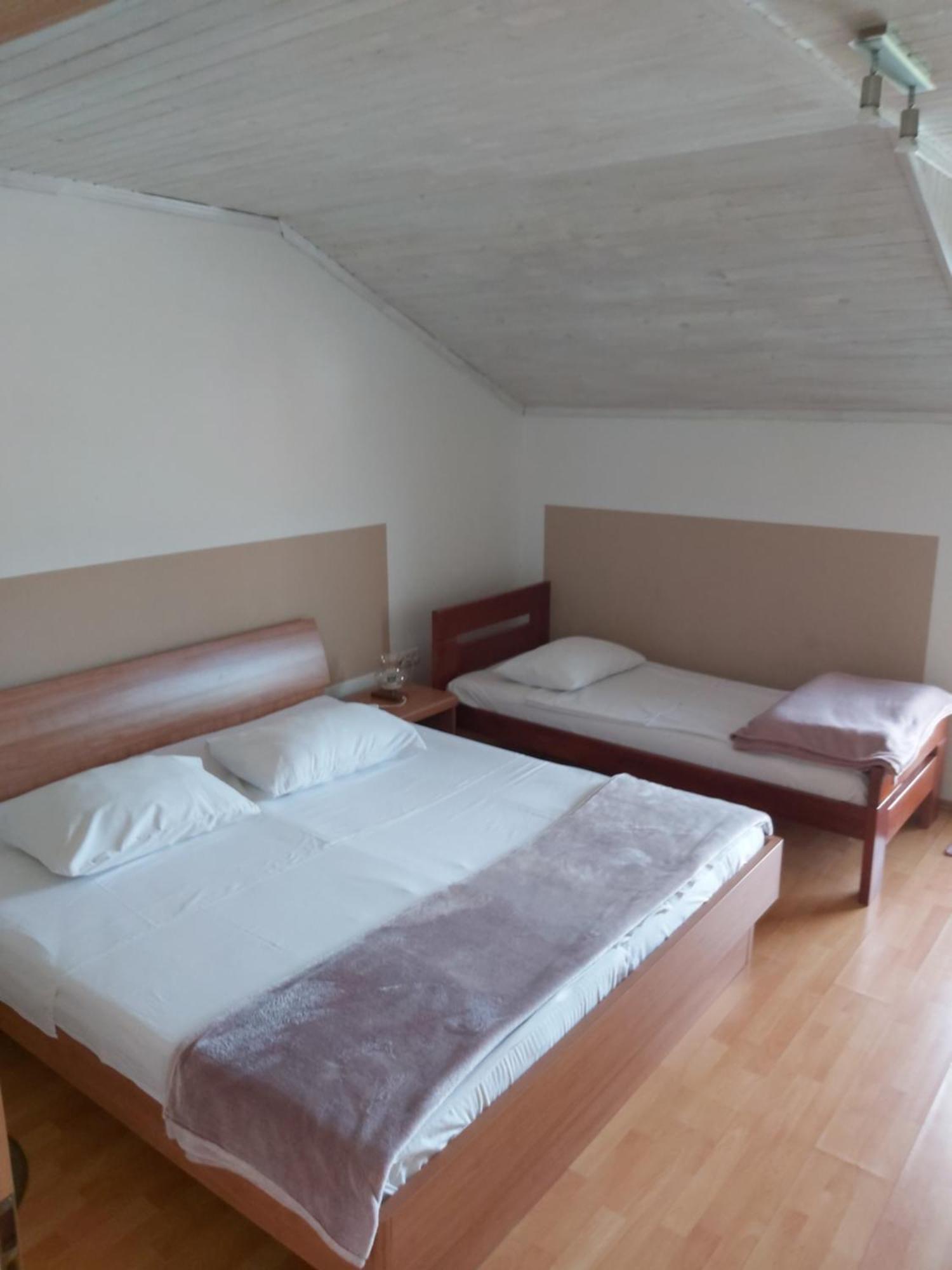 Rooms Zagon Postojna Exterior foto